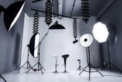 studio-vs-outdoor-photography